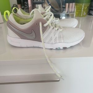 Nike women shoes